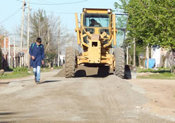 ContinÃºan el mantenimiento de calles, zanjas y canales pluviales
