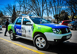 Presidente Perón recibió 3 nuevas patrullas para la Policía de la Provincia