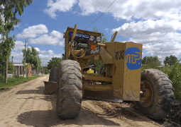 Intensos trabajos de mejoramiento de calles en Villa Numancia