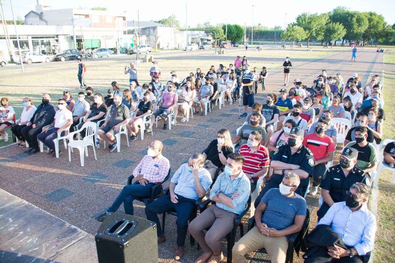 EDUCACIÓN/     Entrega de certificados de la primera cursada de la UTN en Presidente Perón