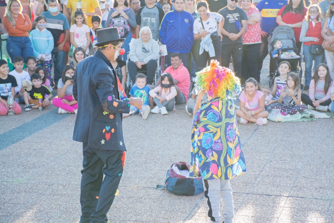 GuernicARTE     Miles de vecinos disfrutaron de la segunda edición  del megaevento cultural