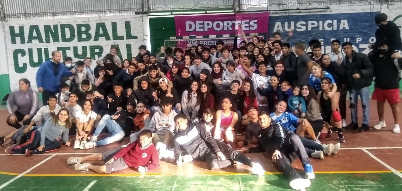 JUEGOS BONAERENSES 2022 //   Más de mil peronenses compiten en los clásicos juegos artísticos y deportivos con el sueño del viaje a Mar del Plata