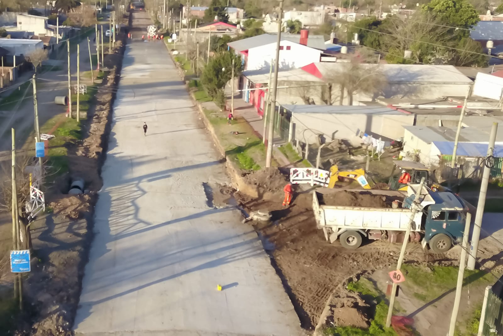 GESTIÓN | Avenida Capitán Olivera: comenzó la pavimentación de 4,5 kilómetros que incluye iluminación, bicisendas y obra hídrica