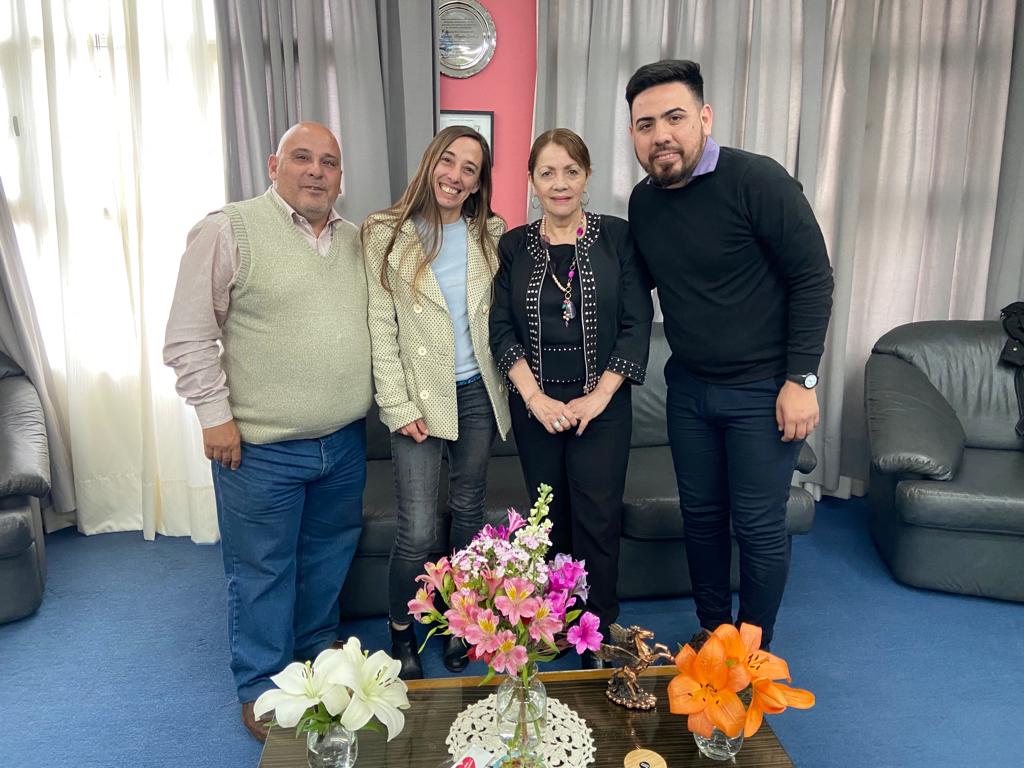 Educación /  LA INTENDENTE BLANCA CANTERO RECIBIÓ A LA DIRECTORA PROVINCIAL NATALIA BRAGAGNUELOPARA IMPULSAR POLÍTICAS SOCIOEDUCATIVAS EN LOS BARRIOS