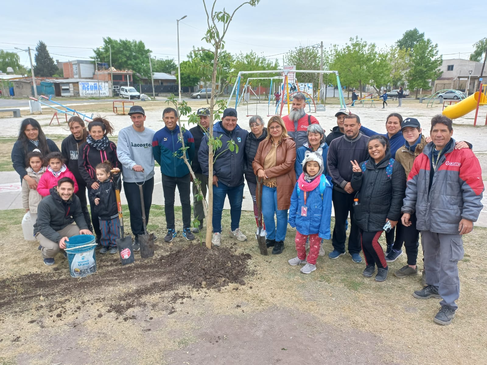 MEDIOAMBIENTE /  CIERRE SOBRE CAPACITACIÓN DE INTRODUCCIÓN A LA FLORA NATIVA
