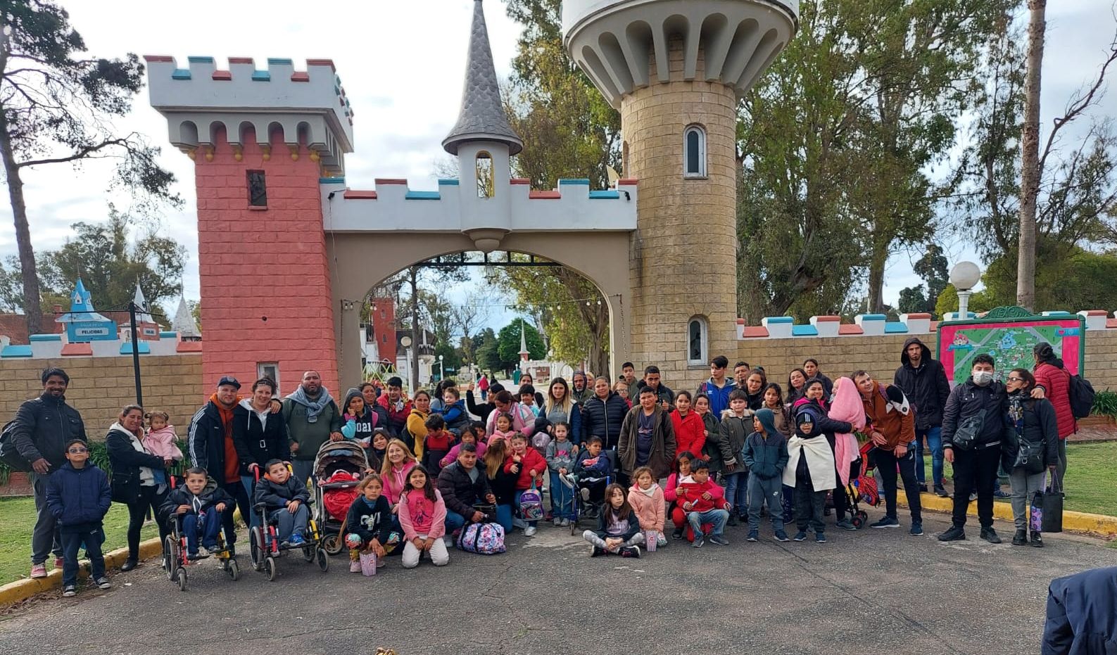 REPÚBLICA DE LOS NIÑOS / PACIENTES DEL CENTRO DE REHABILITACIÓN MUNICIPAL “PAPA FRANCISCO” DISFRUTARON DE UNA JORNADA RECREATIVA