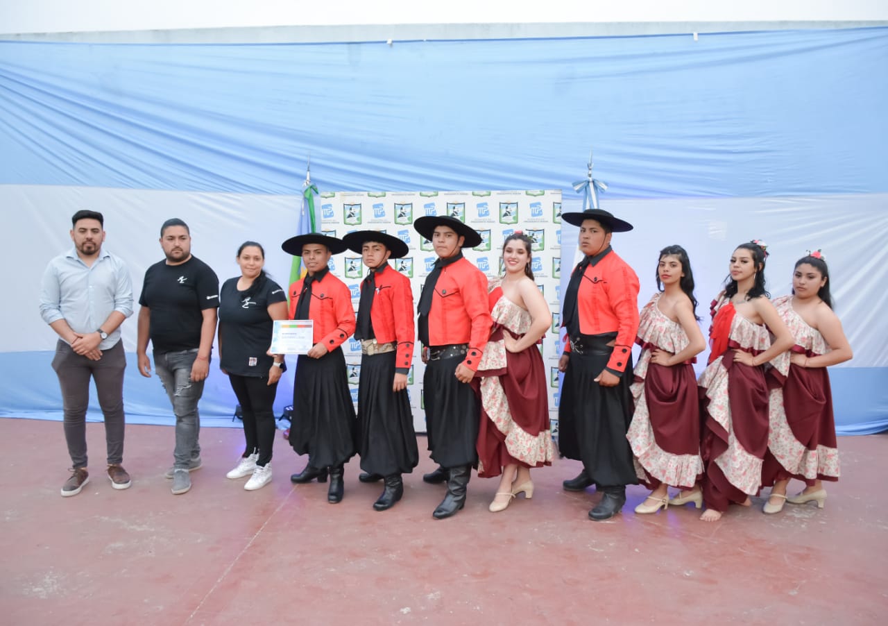 CONMEMORACIÓN / EL DÍA DE LA TRADICIÓN SE FESTEJÓ EN EL ANFITEATRO MUNICIPAL DE GUERNICA