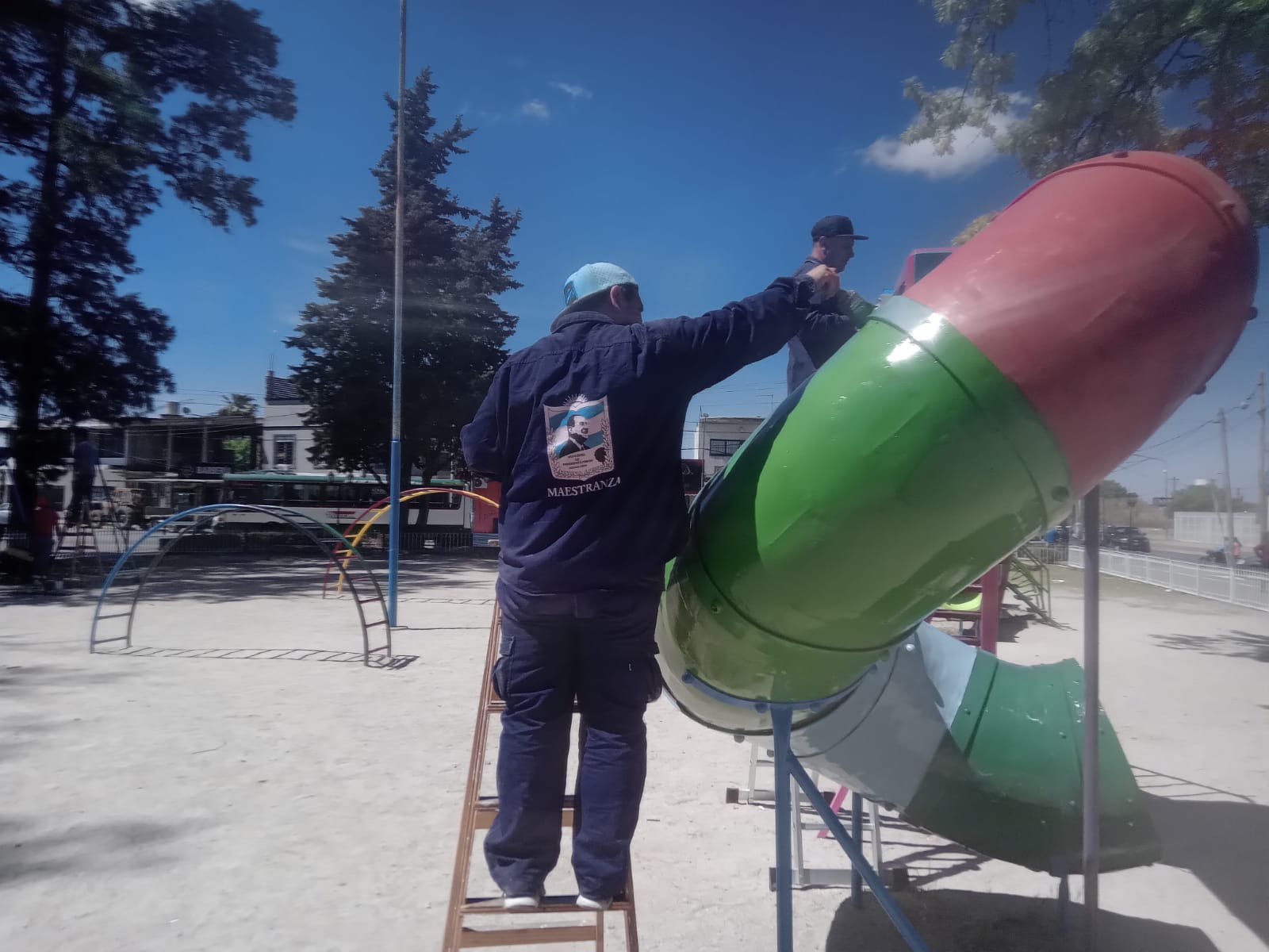SERVICIOS / EL MUNICIPIO PUSO EN VALOR A LA PLAZA BELISARIO ROLDÁN