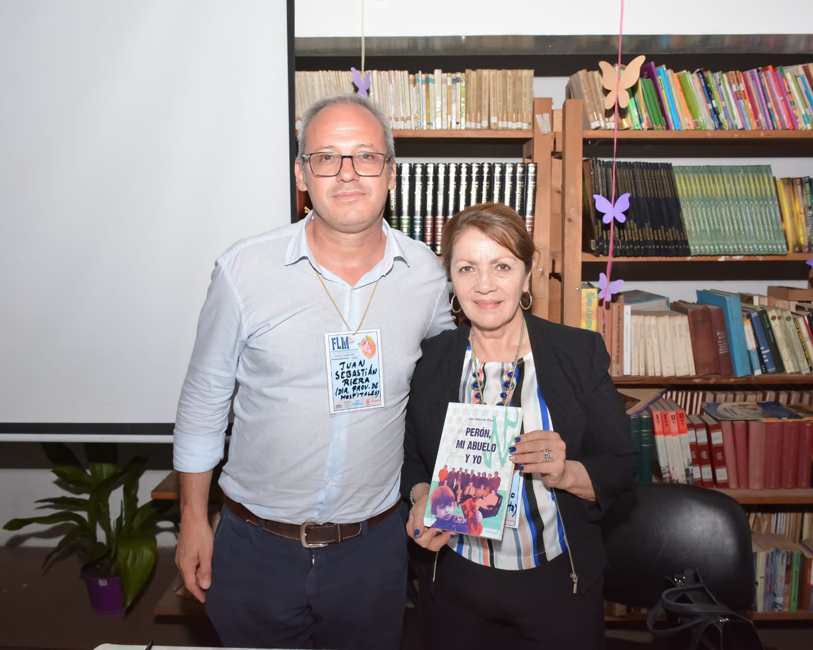 FERIA DEL LIBRO MUNICIPAL / LA INTENDENTE CANTERO ESTUVO EN LA PRESENTACIÓN DEL LIBRO “PERÓN, MI ABUELO Y YO”, DE  JUAN SEBASTIÁN RIERA