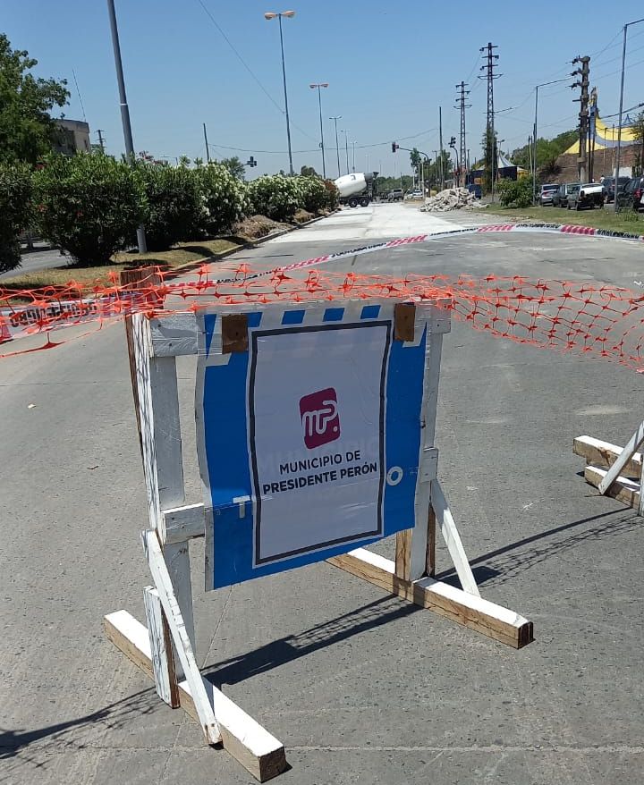 OBRAS / ARREGLAN LOS TRAMOS DETERIORADOS DE LA RUTA 210, EN PRESIDENTE PERÓN