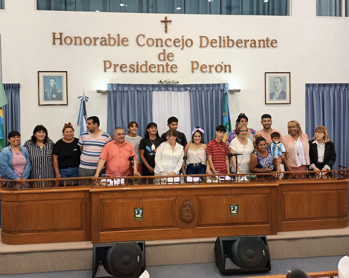 HCD / ESTUDIANTES DEL PROGRAMA FINES 2 VISITARON EL CONCEJO DELIBERANTE DE PRESIDENTE PERÓN
