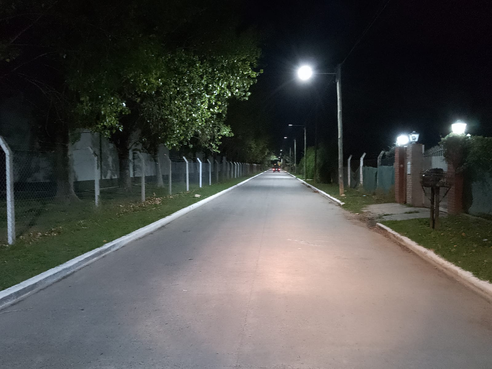 SERVICIOS / REPARACIÓN E INSTALACIÓN DE NUEVAS LUMINARIAS PÚBLICAS